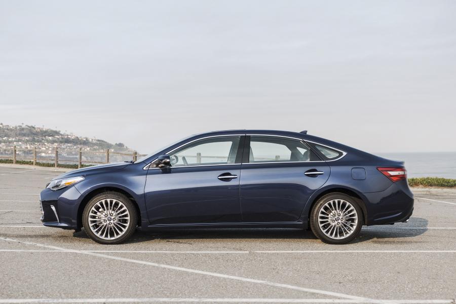  Toyota Avalon Limited 2015 года  (NA) (фото 10 из 31)